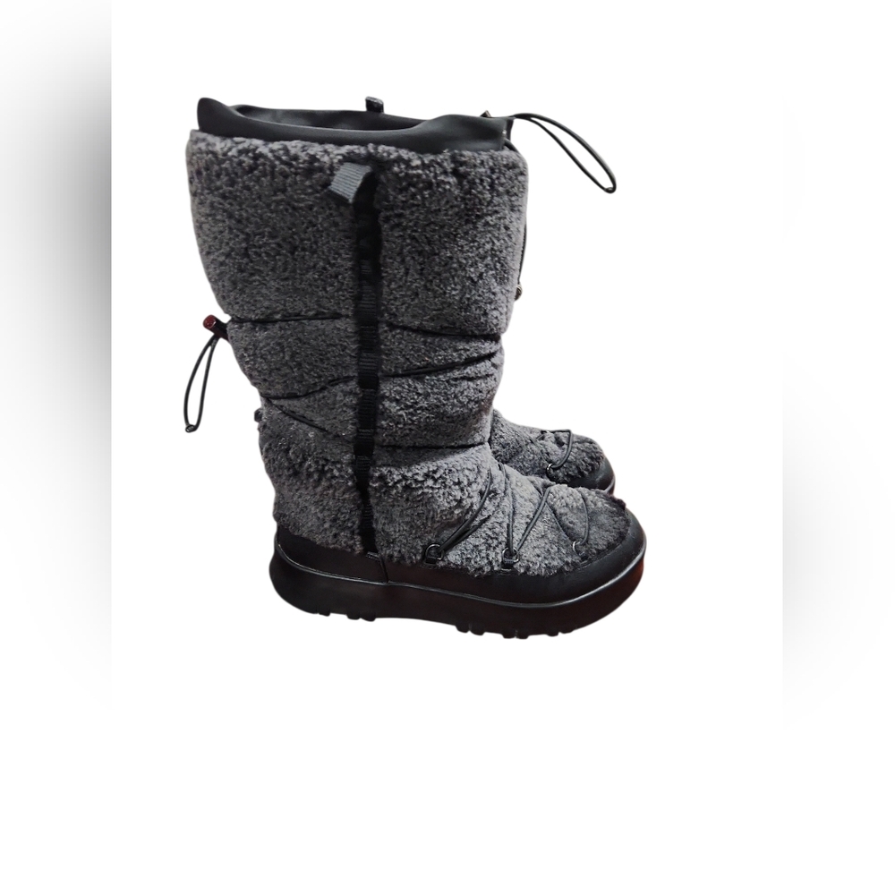 Prada Women's Black and Gray Shearling Winter Boots